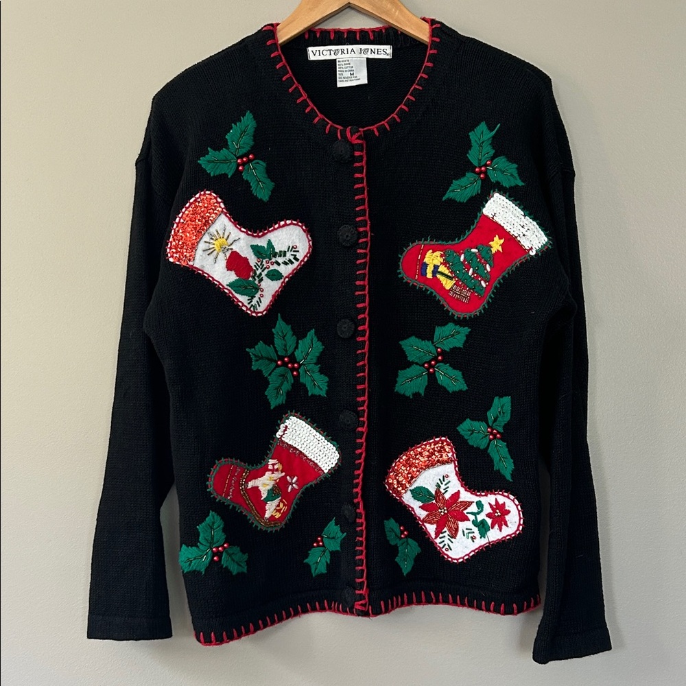 Vintage Victoria Jones Christmas Holiday Sweater Size M Stockings Holly Winter